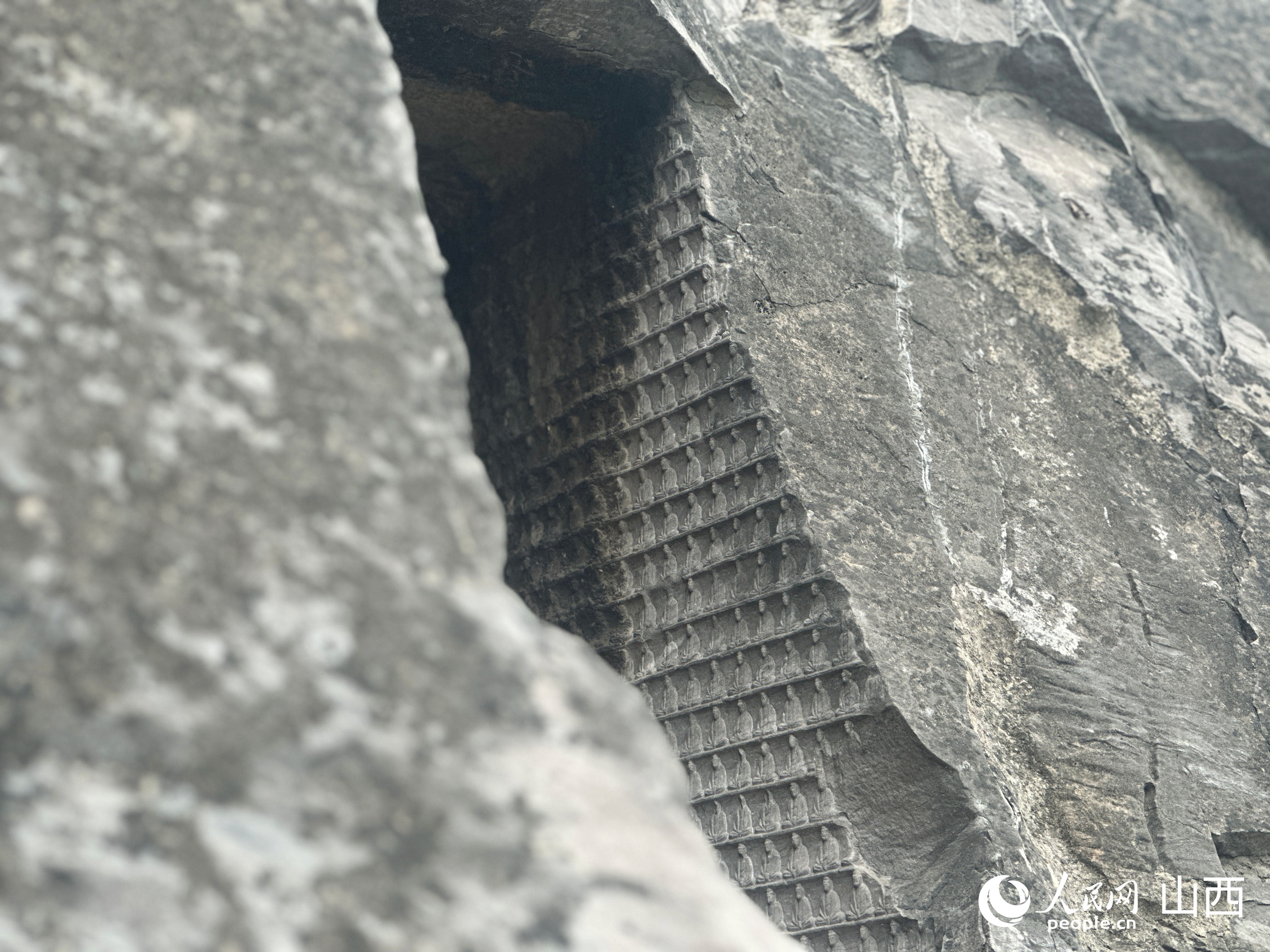 龍門石窟萬佛洞。人民網記者 董童攝