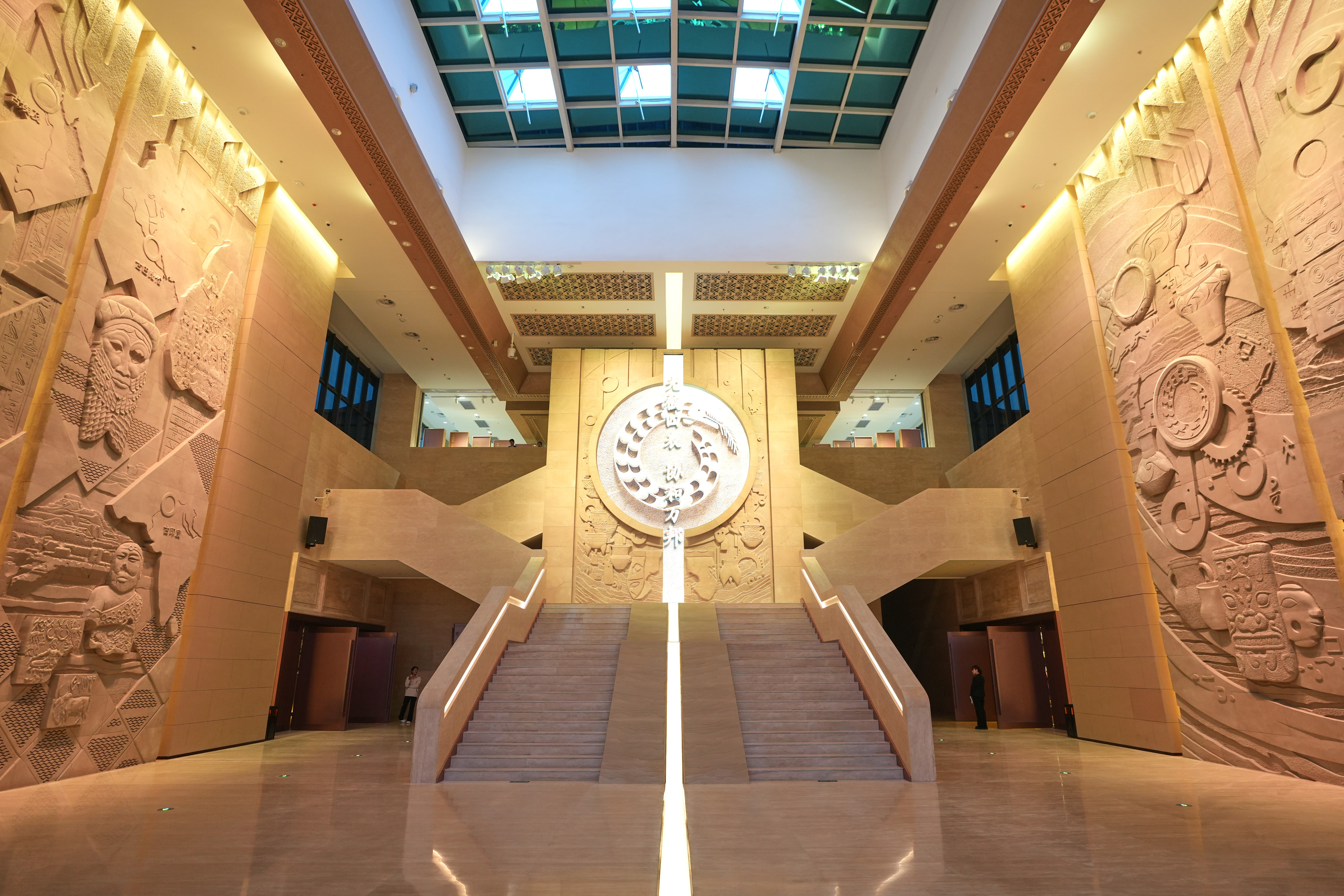 陶寺遺址博物館大廳。人民網 張超寧攝