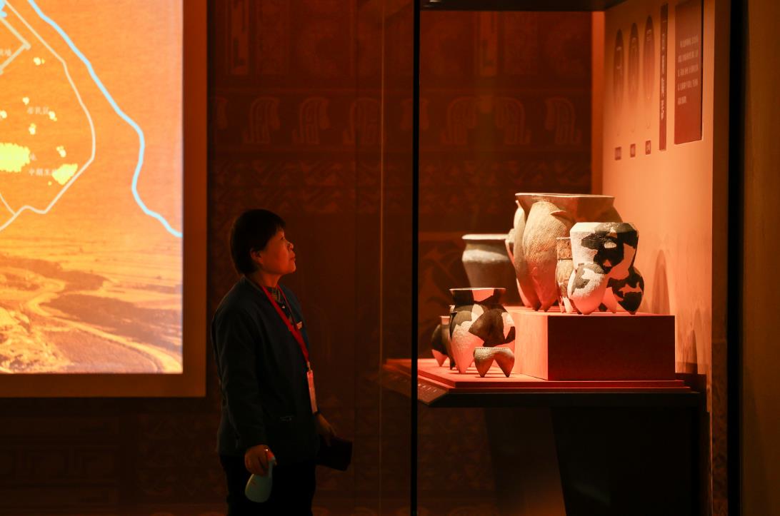 觀眾正在陶寺遺址博物館參觀
