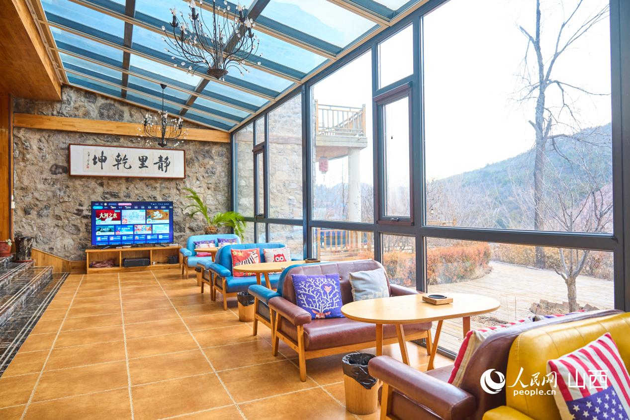 森棲小鎮內溫馨明亮的民宿。人民網 張超寧攝