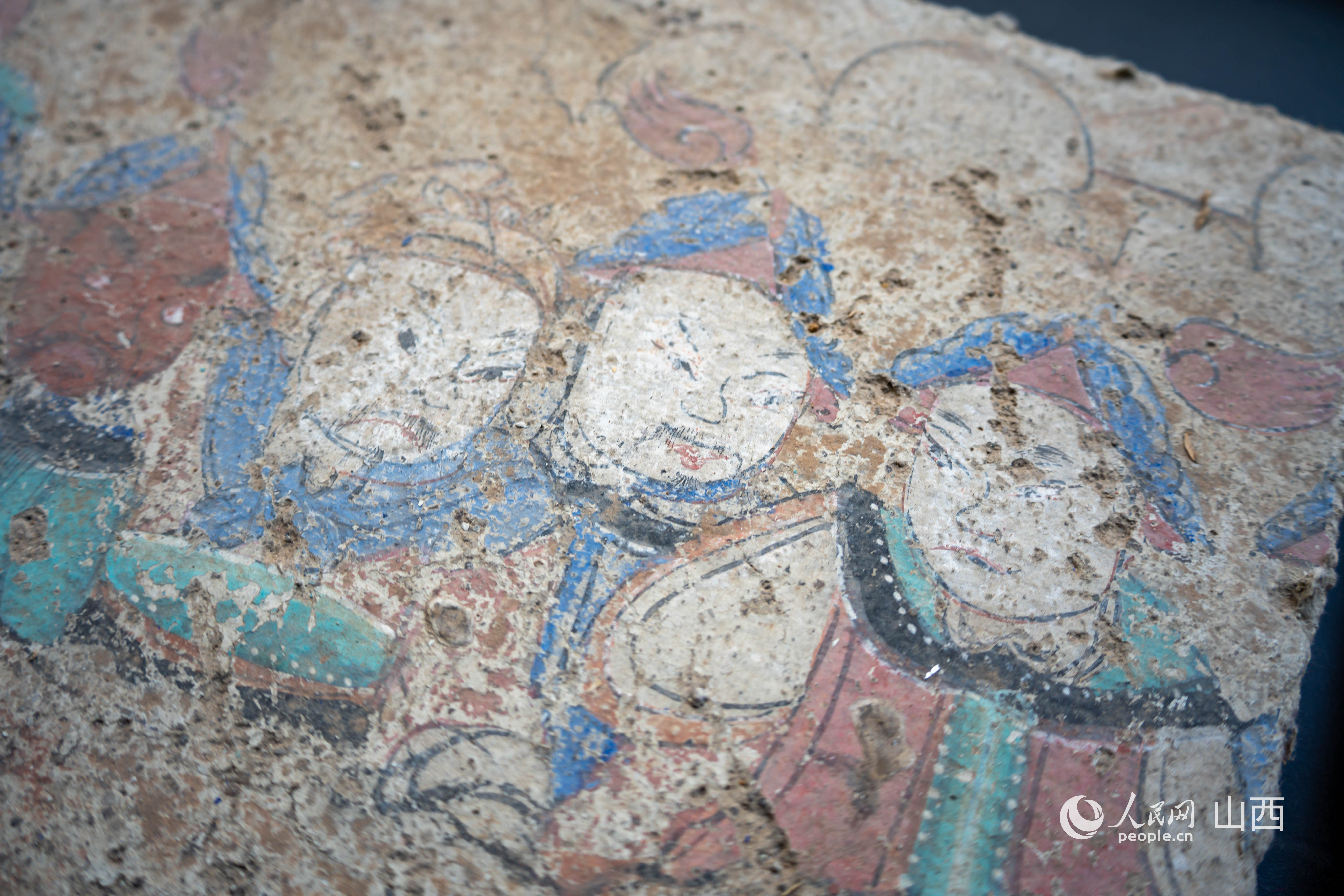 待修復的壁畫。人民網 馬夢迪攝